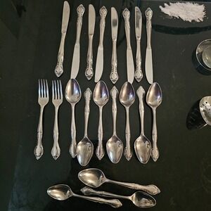 Hampton Court Stainless Steel Flatware Set 20pc Japan Ornate Scroll Floral Metal
